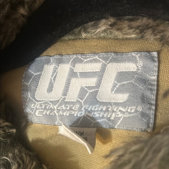 Tan Jacket with Faux Fur Collar - Picture 6 of 6